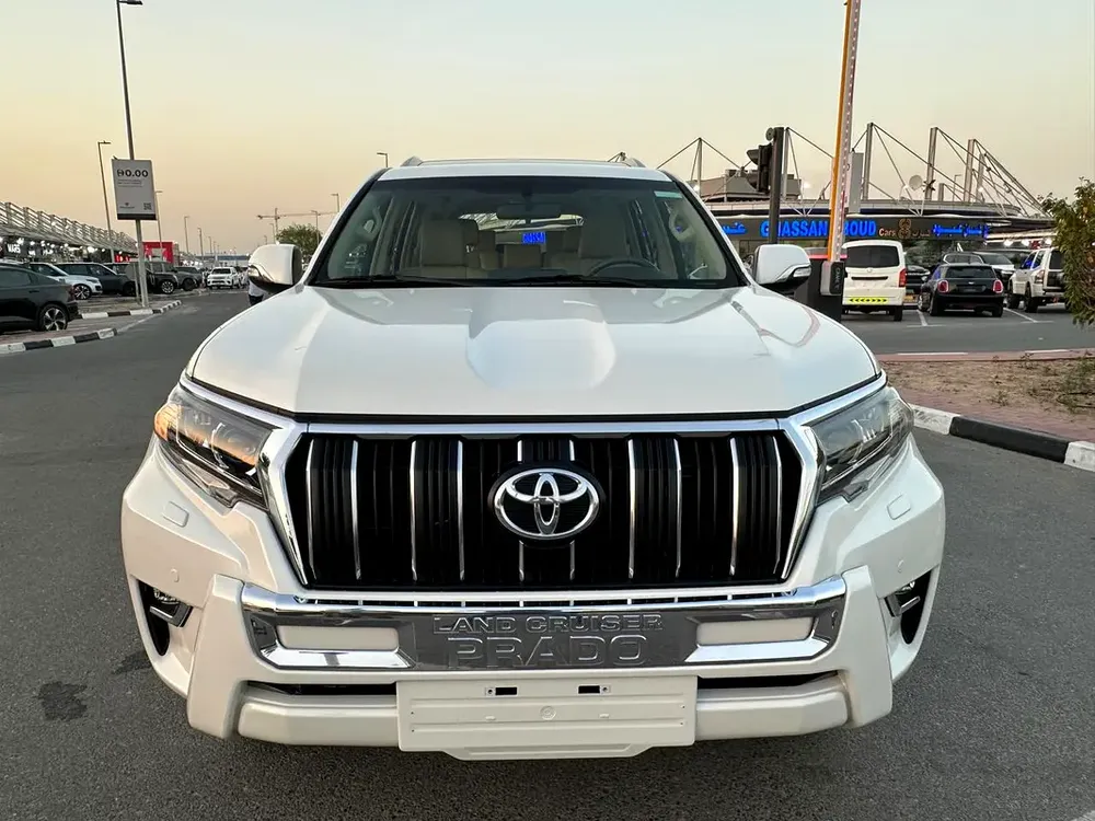 Toyota Prado VXR No Accident First Owner Model 2018 GCC Full Options Good Conditions - Image 4
