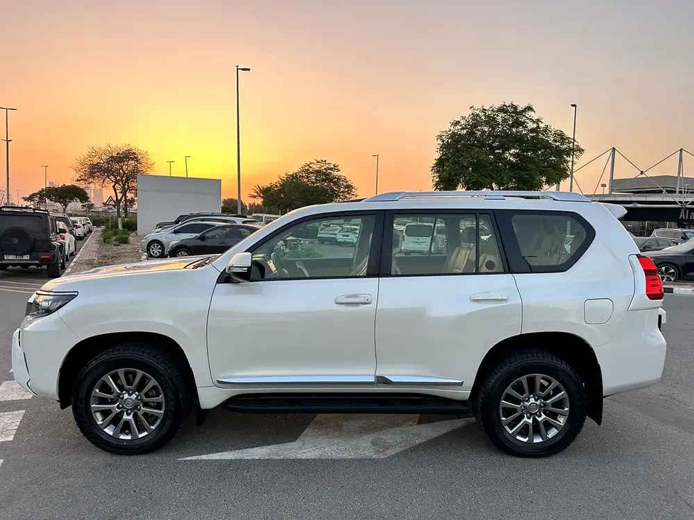 Toyota Prado VXR No Accident First Owner Model 2018 GCC Full Options Good Conditions - Image 5