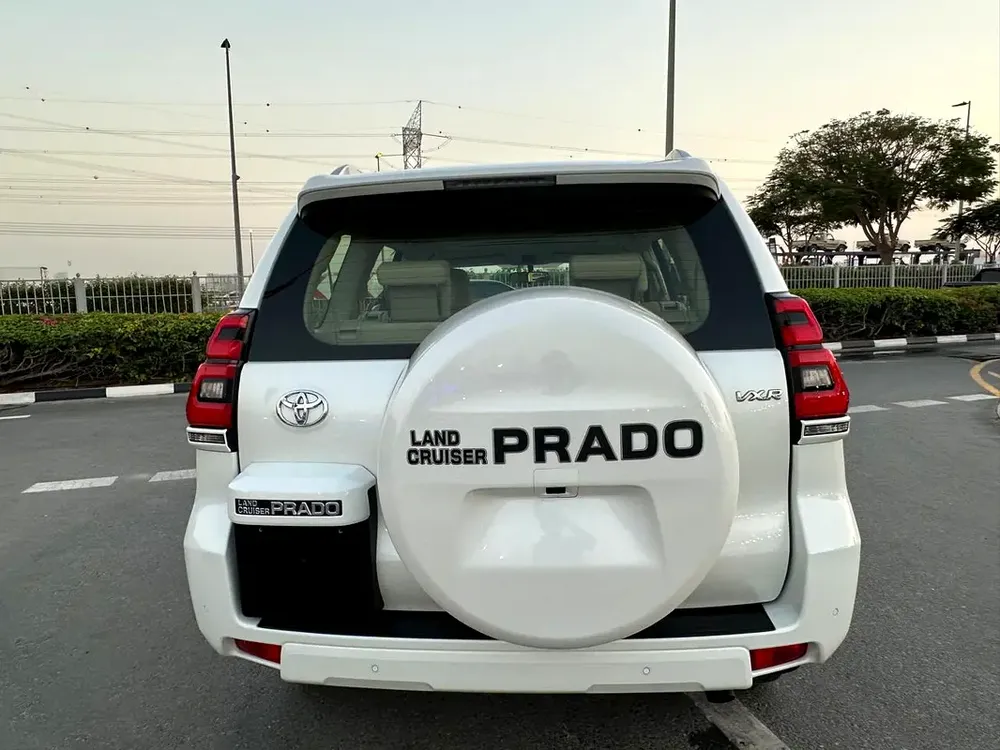 Toyota Prado VXR No Accident First Owner Model 2018 GCC Full Options Good Conditions - Image 8