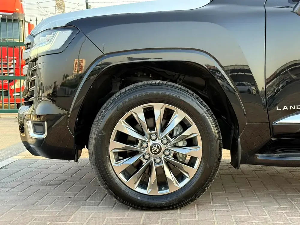 Toyota Land Cruiser VX 2023 | GCC Specs 0km - Image 20
