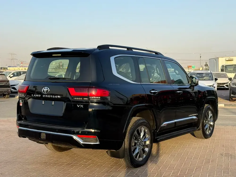 Toyota Land Cruiser VX 2023 | GCC Specs 0km - Image 5