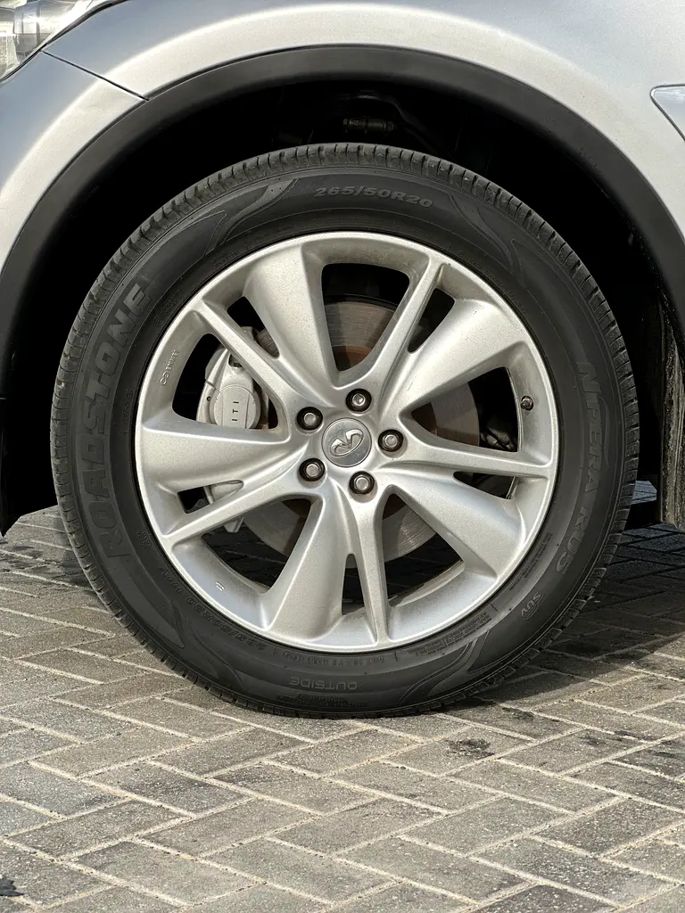 INFINITY QX70 MODEL 2015 GCC CAR PERFECT CONDITION INSIDE AND OUTSIDE FULL OPTION SUN ROOF - Image 10