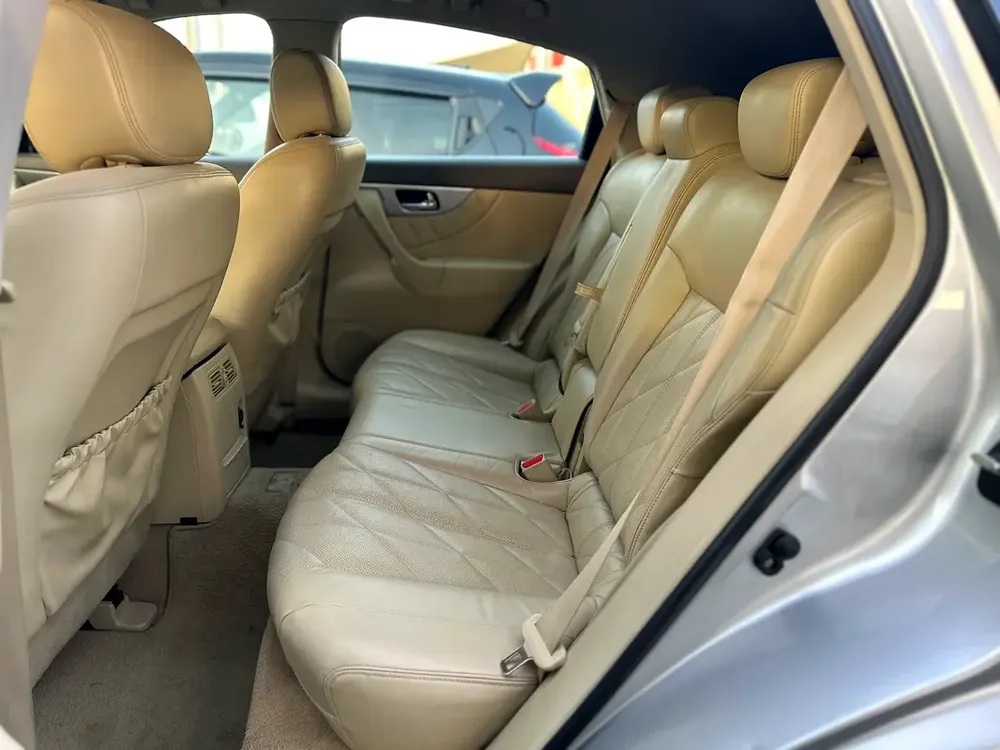 INFINITY QX70 MODEL 2015 GCC CAR PERFECT CONDITION INSIDE AND OUTSIDE FULL OPTION SUN ROOF - Image 13