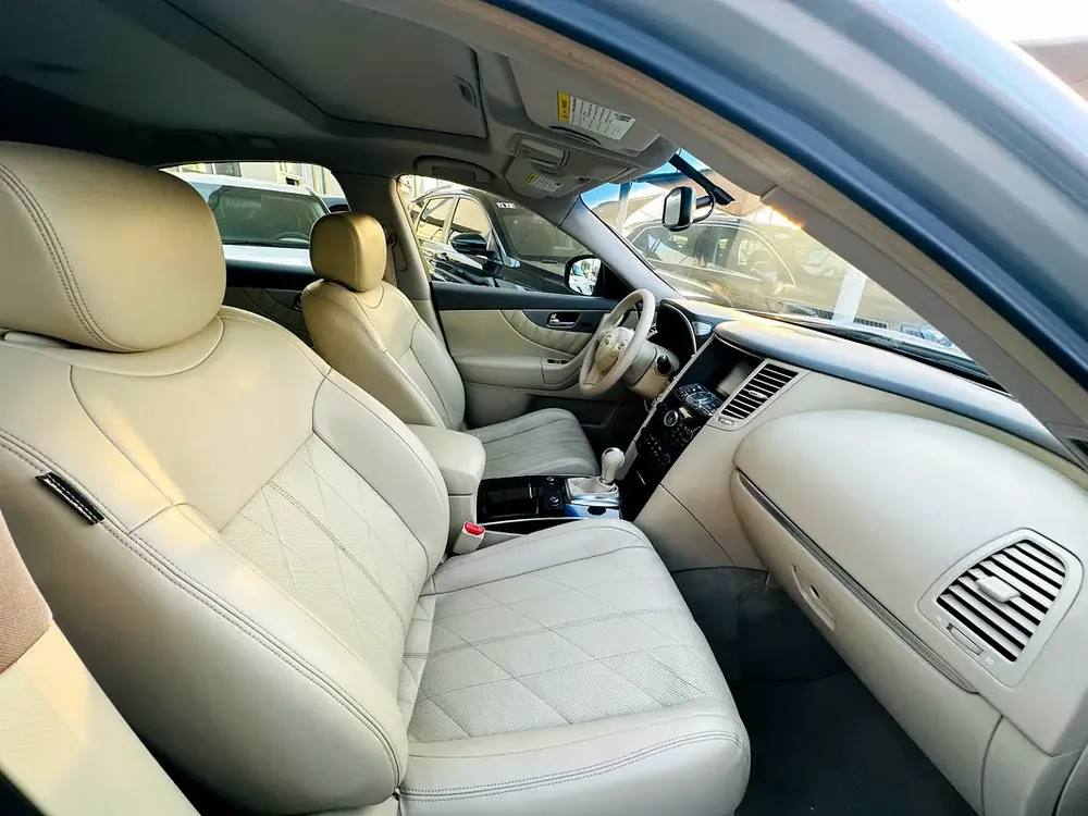 INFINITY QX70 MODEL 2015 GCC CAR PERFECT CONDITION INSIDE AND OUTSIDE FULL OPTION SUN ROOF - Image 20
