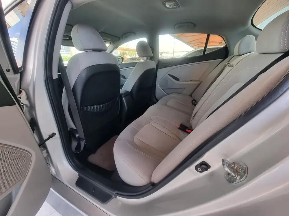 KIA OPTIMA 2011, GCC, PERFECT CONDITION - Image 7