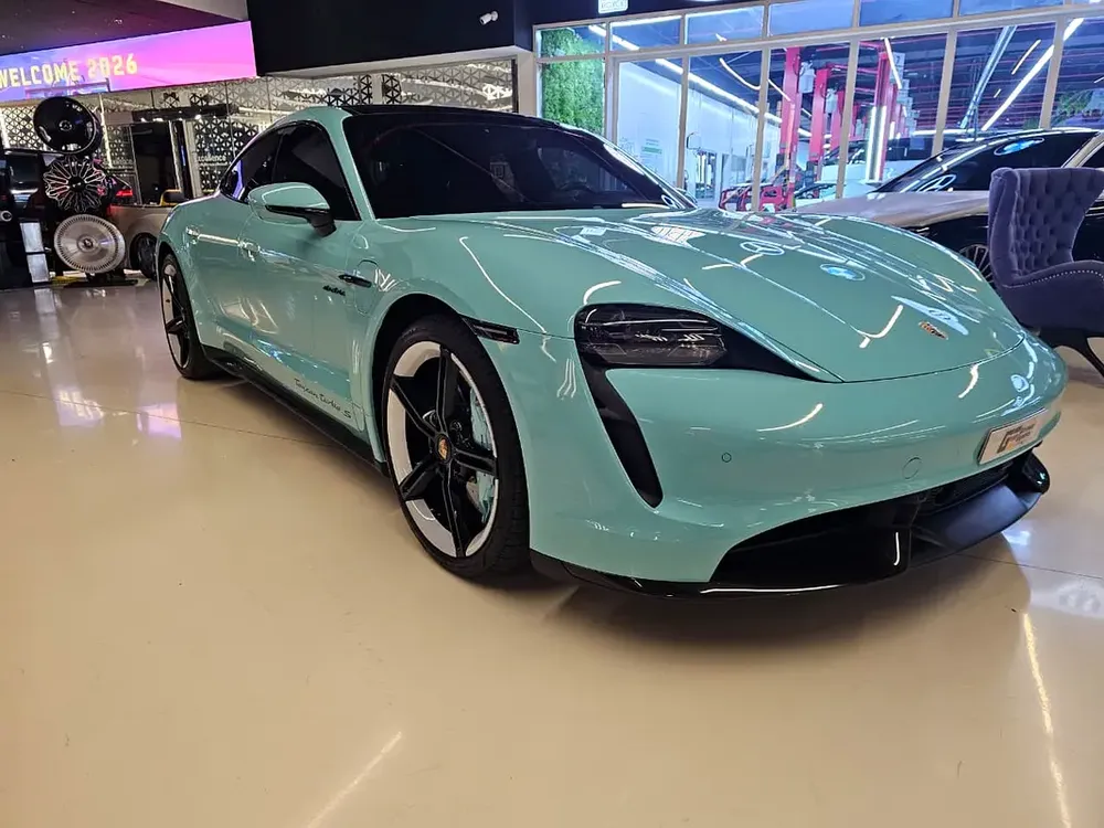 2021 Porsche Taycan Turbo S - GCC Specs - Low Mileage - Full service history - Perfect Condition - Image 4