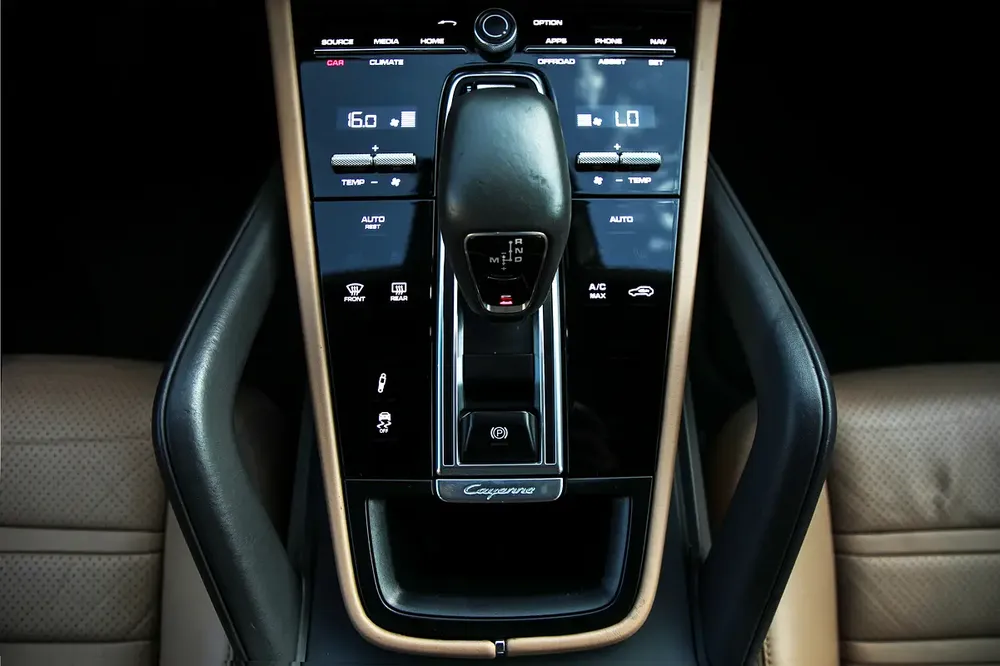 2021 Porsche Cayenne Coupe - GCC Specs - Excellent Condition - Image 18