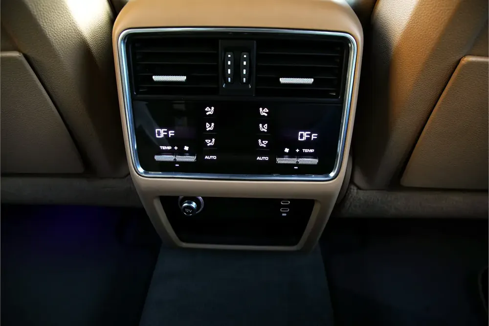 2021 Porsche Cayenne Coupe - GCC Specs - Excellent Condition - Image 19