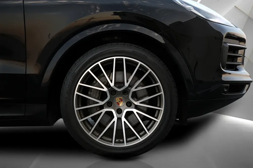 2021 Porsche Cayenne Coupe - GCC Specs - Excellent Condition - Image 6