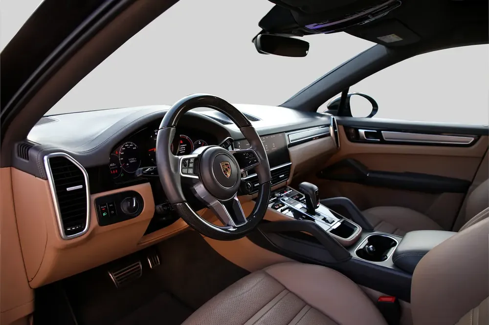 2021 Porsche Cayenne Coupe - GCC Specs - Excellent Condition - Image 7