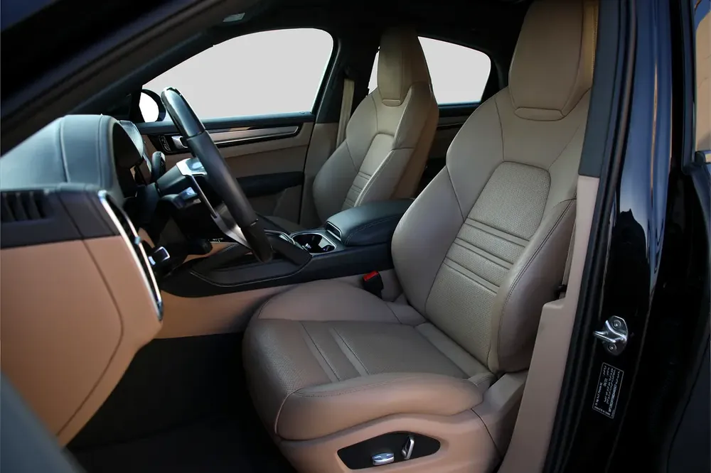 2021 Porsche Cayenne Coupe - GCC Specs - Excellent Condition - Image 8