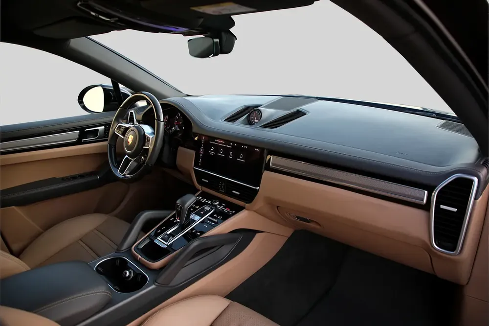 2021 Porsche Cayenne Coupe - GCC Specs - Excellent Condition - Image 9
