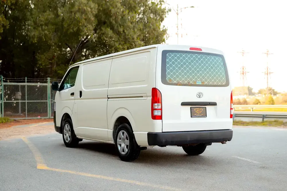 Toyota Hiace Standard Roof | Delivery Van | GCC Specs | Ref#T42275 - Image 4
