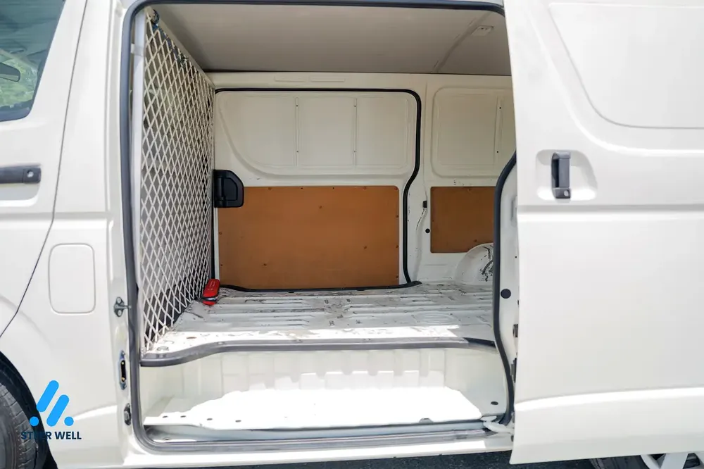 2021 Toyota Hiace GL Cargo Van | 2.7L Petrol | Manual Transmission | GCC Specs - Image 11