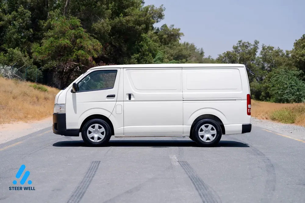 2021 Toyota Hiace GL Cargo Van | 2.7L Petrol | Manual Transmission | GCC Specs - Image 5