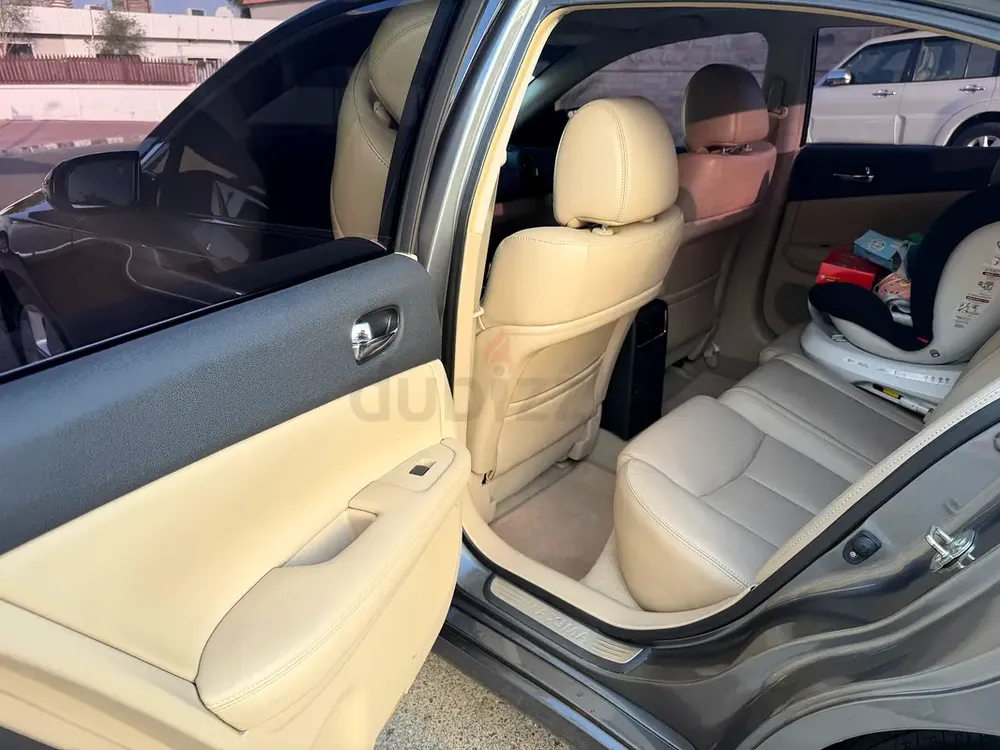 Nissan Maxima SE 2015 GCC Specs - Image 9