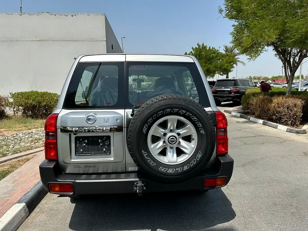 Nissan Patrol Safari GL manual transmission 2024 GCC - Image 5