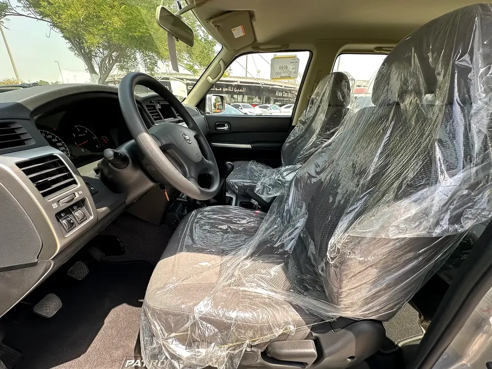 Nissan Patrol Safari GL manual transmission 2024 GCC - Image 6