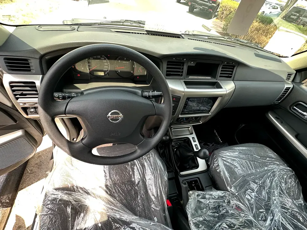 Nissan Patrol Safari GL manual transmission 2024 GCC - Image 9
