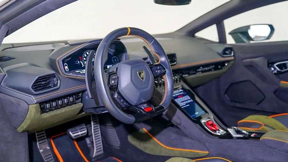 Huracan Sterrato | AED 17,585 PM | Warranty November 2028 | GCC - Image 4