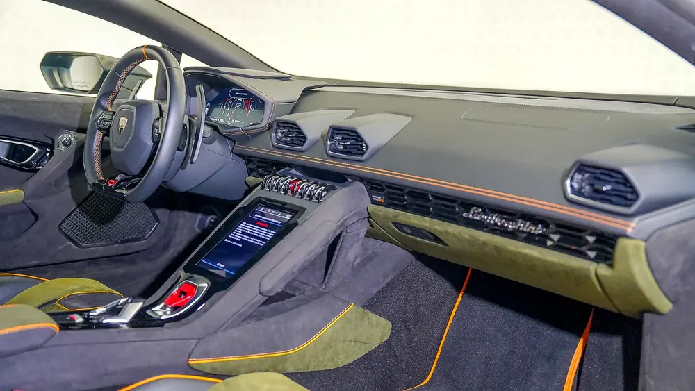 Huracan Sterrato | AED 17,585 PM | Warranty November 2028 | GCC - Image 6