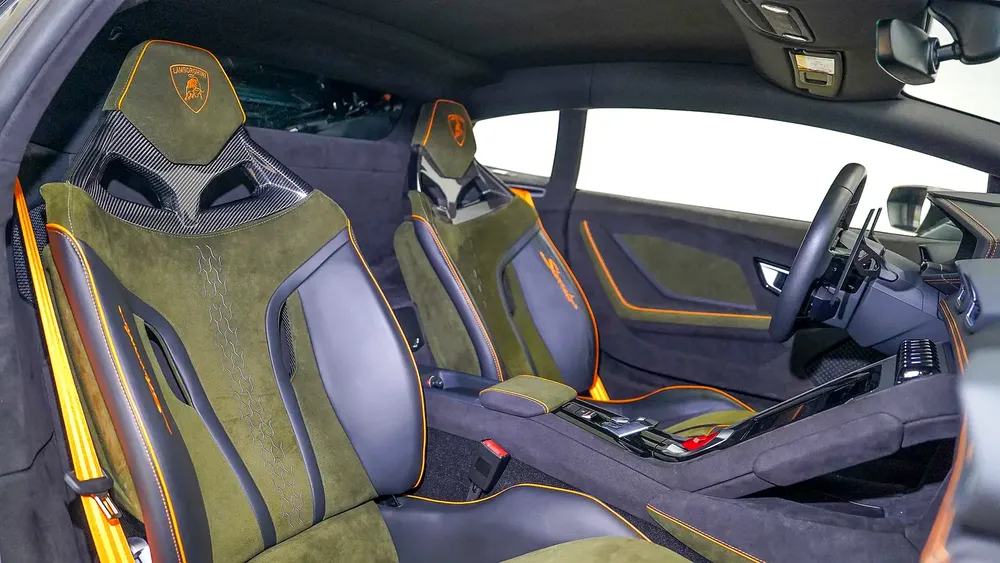 Huracan Sterrato | AED 17,585 PM | Warranty November 2028 | GCC - Image 7
