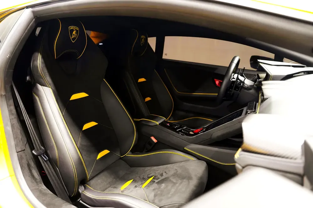Lamborghini Huracan Tecnica - GCC Spec - Warranty and Lease to Own Available - Image 15