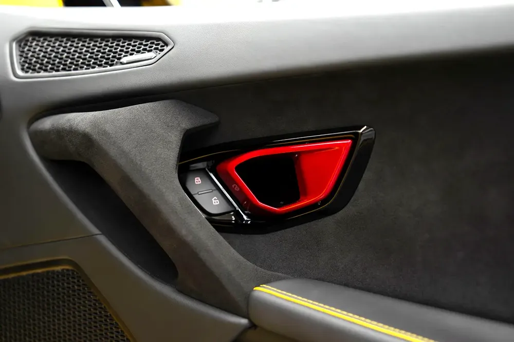 Lamborghini Huracan Tecnica - GCC Spec - Warranty and Lease to Own Available - Image 17