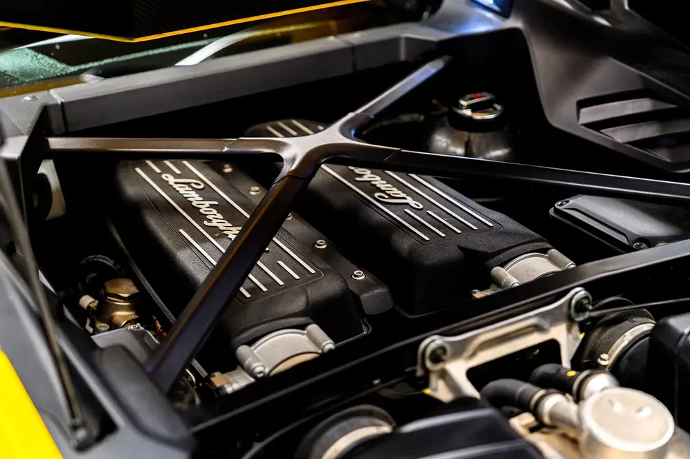 Lamborghini Huracan Tecnica - GCC Spec - Warranty and Lease to Own Available - Image 20