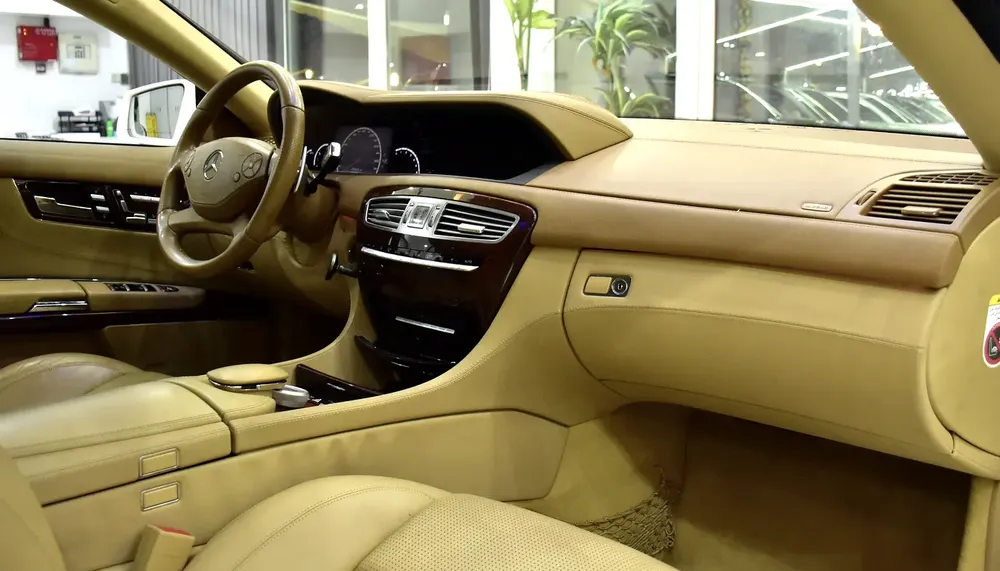 EXCELLENT DEAL for our Mercedes Benz CL63 AMG ( 2011 Model ) in White Color GCC Specs - Image 12