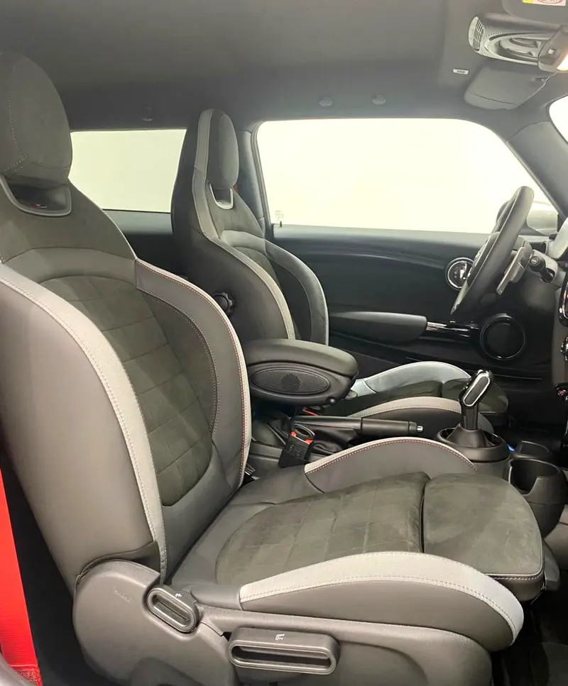 2022 , 1400km only   Carbon air intake  very light wheels forged suspension KW  fully upgraded adjus - Image 13