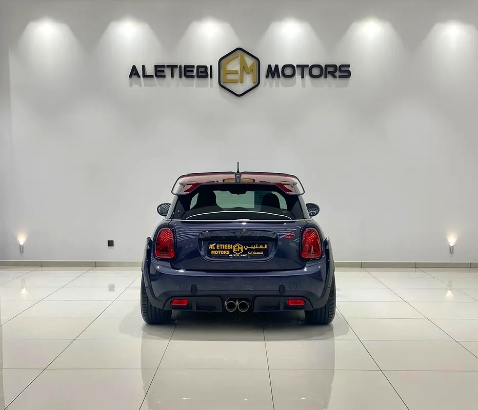 2022 , 1400km only   Carbon air intake  very light wheels forged suspension KW  fully upgraded adjus - Image 4