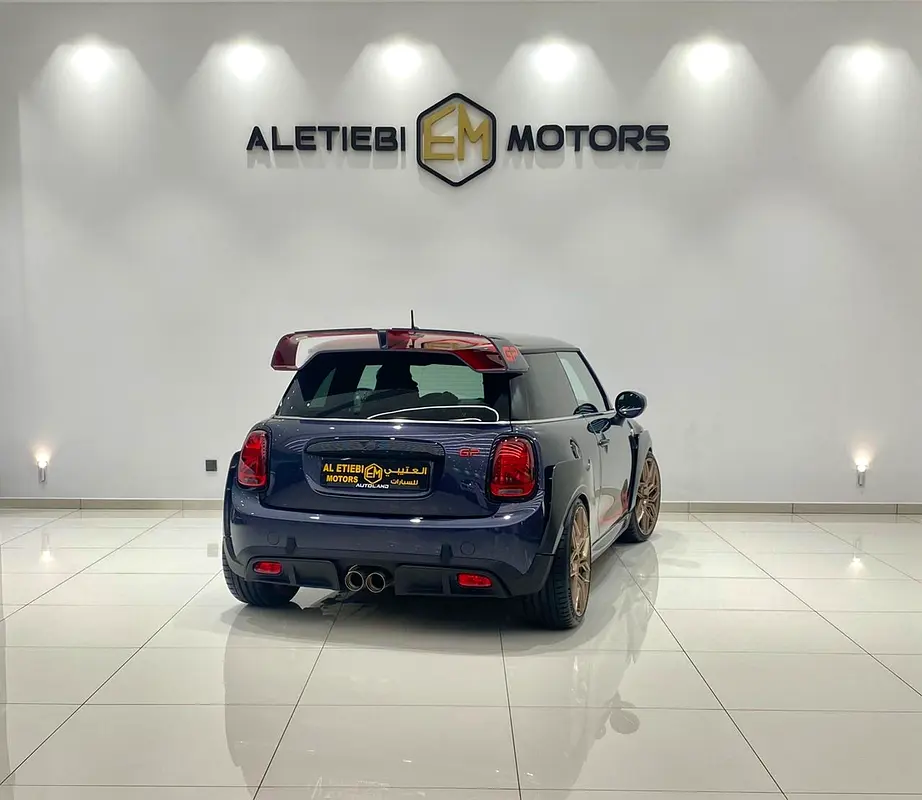 2022 , 1400km only   Carbon air intake  very light wheels forged suspension KW  fully upgraded adjus - Image 5