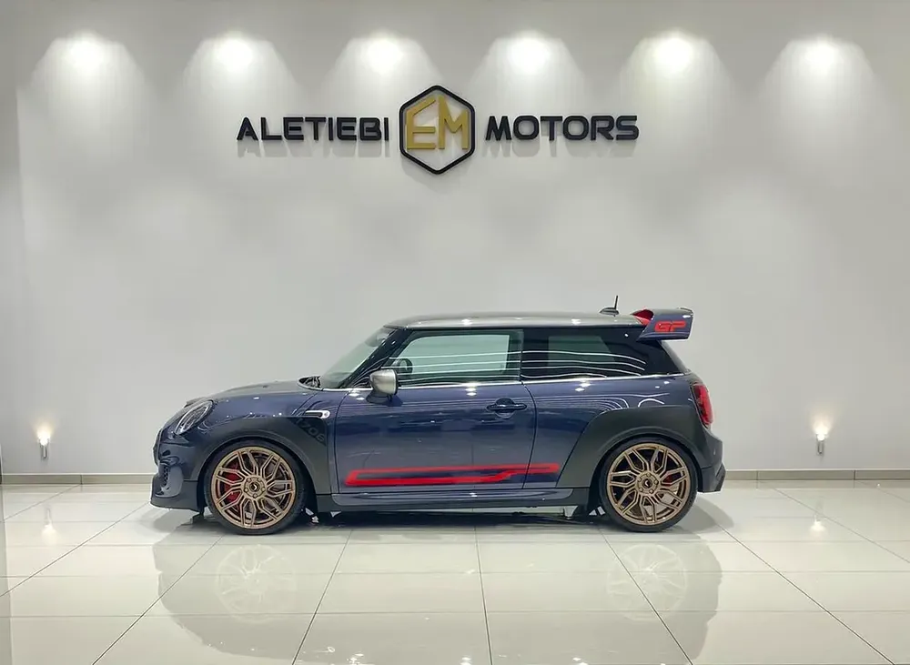 2022 , 1400km only   Carbon air intake  very light wheels forged suspension KW  fully upgraded adjus - Image 7
