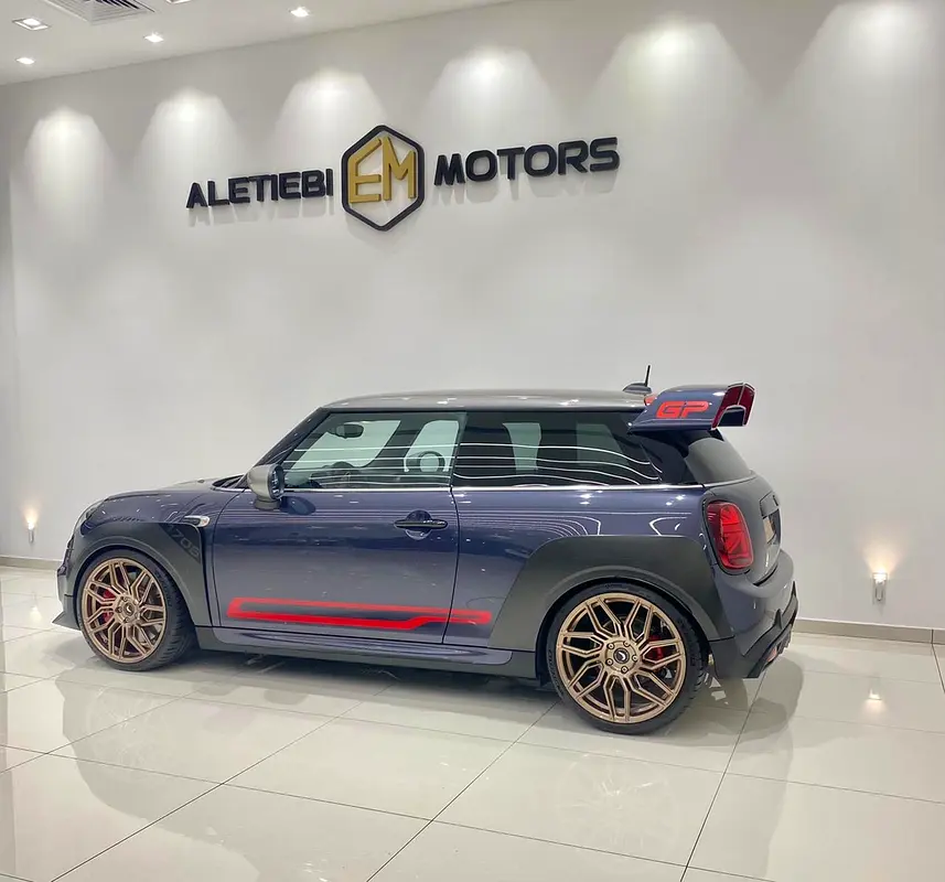 2022 , 1400km only   Carbon air intake  very light wheels forged suspension KW  fully upgraded adjus - Image 9