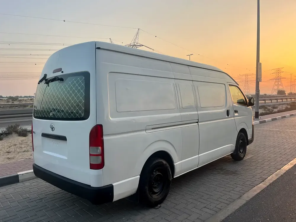 Toyota Hiace GL 2017 - GCC Specs - Well Maintained - Image 10