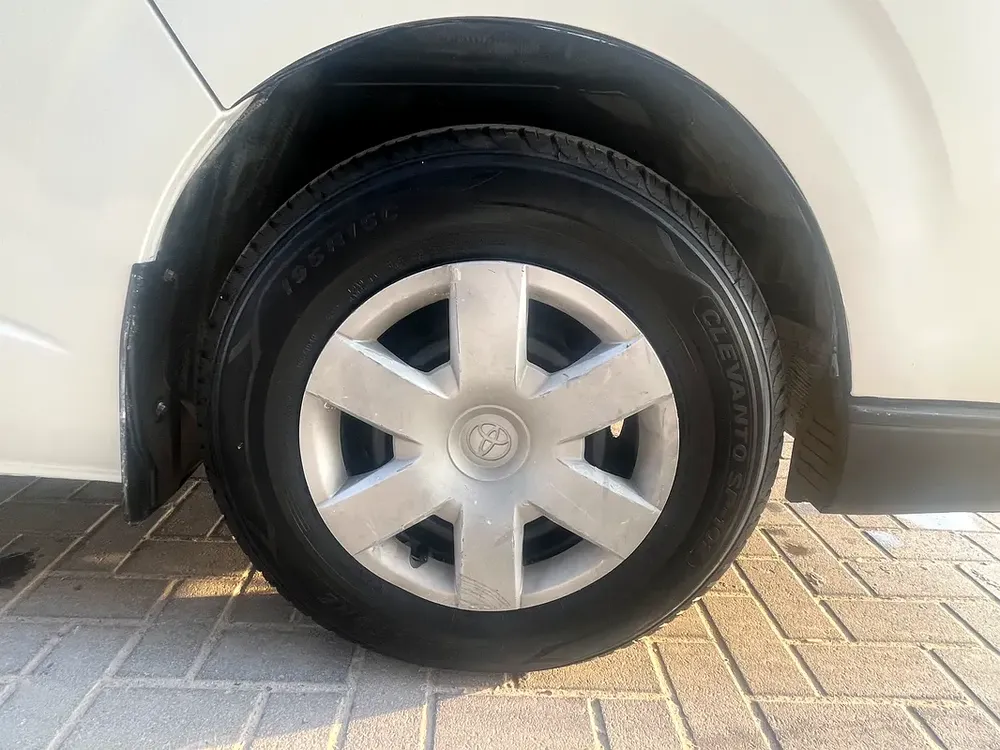 Toyota Hiace GL 2017 - GCC Specs - Well Maintained - Image 13