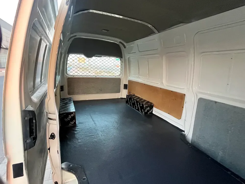 Toyota Hiace GL 2017 - GCC Specs - Well Maintained - Image 4