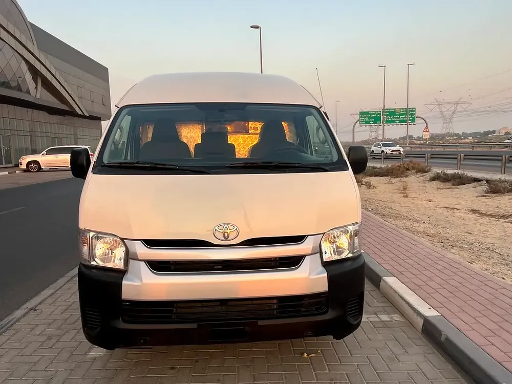 Toyota Hiace GL 2017 - GCC Specs - Well Maintained - Image 8