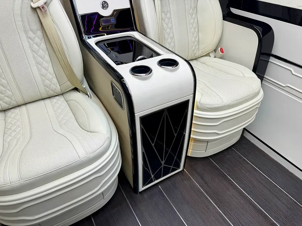 Brand New 2026 Mercedes-Benz Sprinter 519 CDI | GCC Specs - Image 8