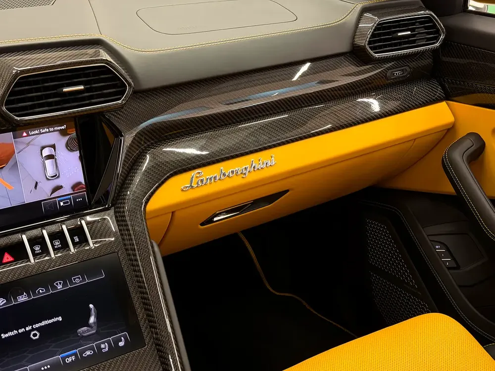 LAMBORGHINI URUS PEARL CAPSULE 2020 - FULL CARBON - Image 15