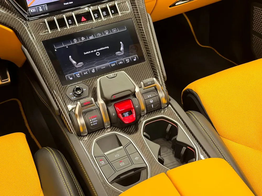 LAMBORGHINI URUS PEARL CAPSULE 2020 - FULL CARBON - Image 16