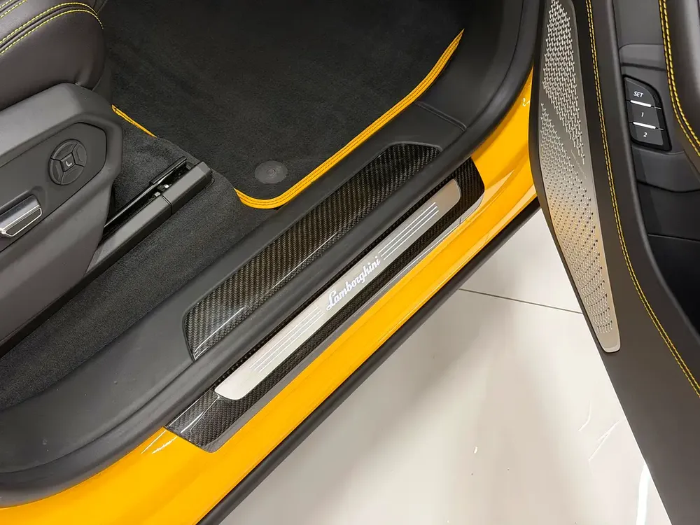 LAMBORGHINI URUS PEARL CAPSULE 2020 - FULL CARBON - Image 17