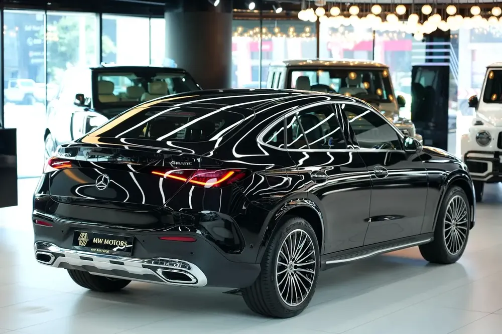 Mercedes-Benz GLC 200 Coupe 2026 - GCC Specs - Brand New! - Image 4