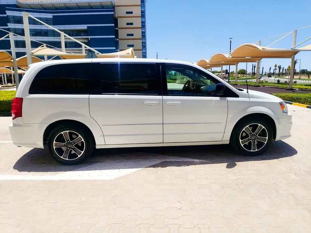 DODGE CARAVAN 7 SEATER 2017, LIKE NEW, ORIGINAL PAINT - Image 12