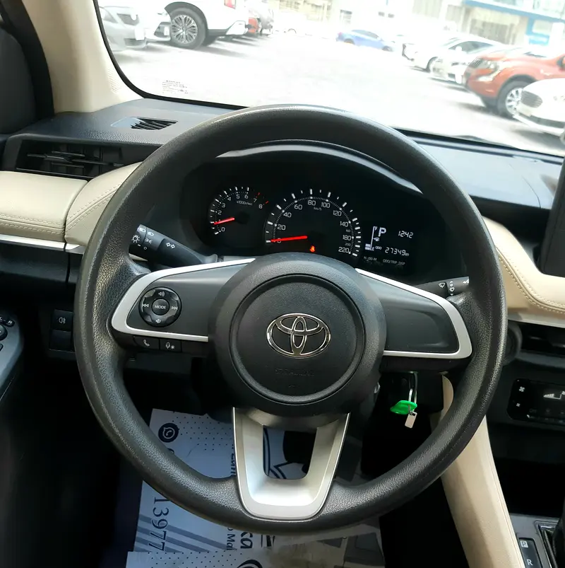 ALMOST NEW TOYOTA YARIS 1.5L SE 2023 GCC SPEC NO ACCIDENT 100% ORIGINAL PAINT CAR PLAY NAV LED LIGHT - Image 10