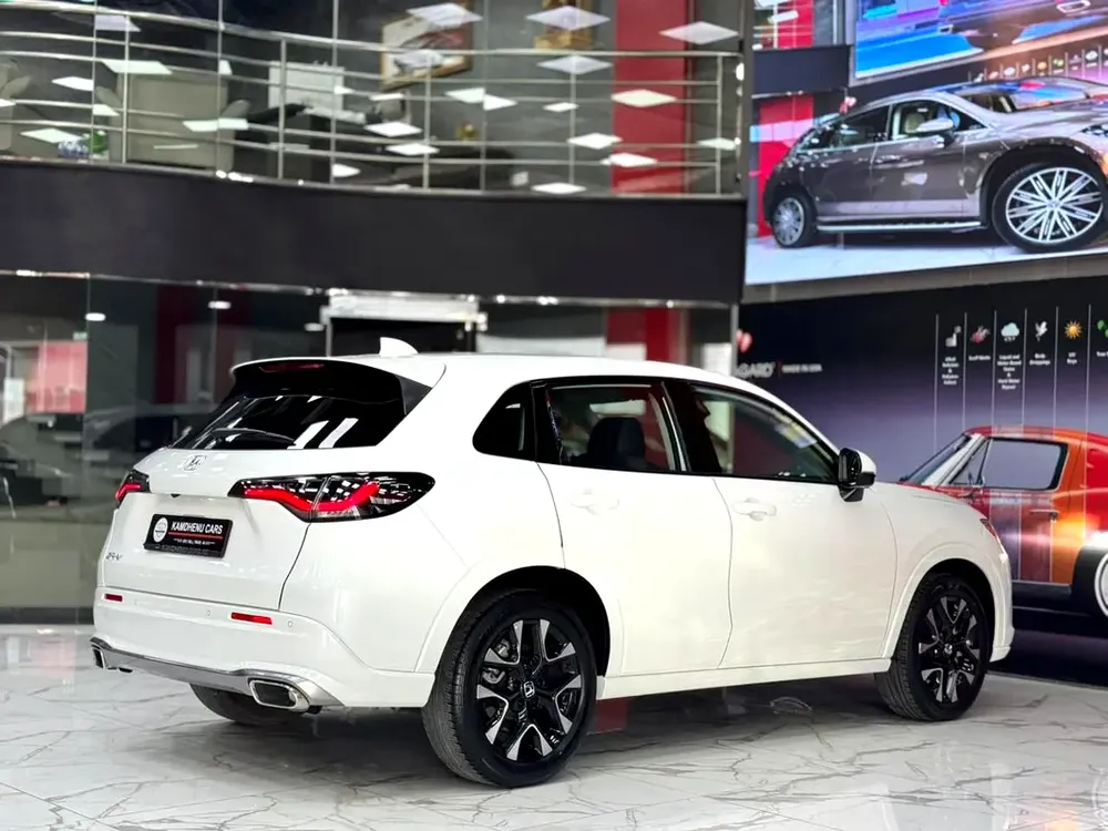 Apx EMI 1400/month | 2023 | Honda ZR-V EX | GCC Specs | Under Warranty  service Contract | Excellen - Image 4