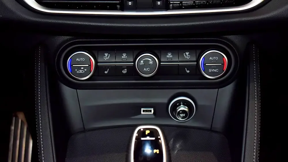 0% DP |AED 1,915/Month | Alfa Romeo | Stelvio Veloce | 2022 | Gargash Warranty and Service - Image 14