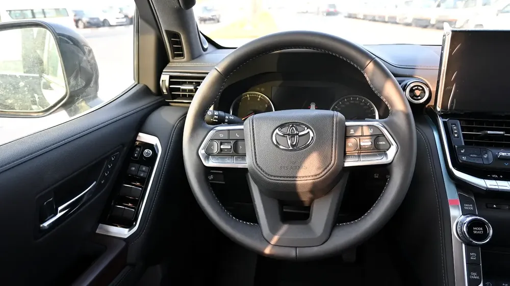 TOYOTA LC300 3.5L VX+ PETROL EUROPE FULL OPTION 2022MY - Image 17