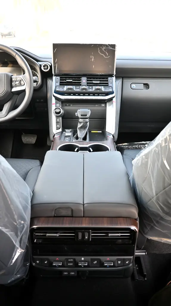 TOYOTA LC300 3.5L VX+ PETROL EUROPE FULL OPTION 2022MY - Image 18